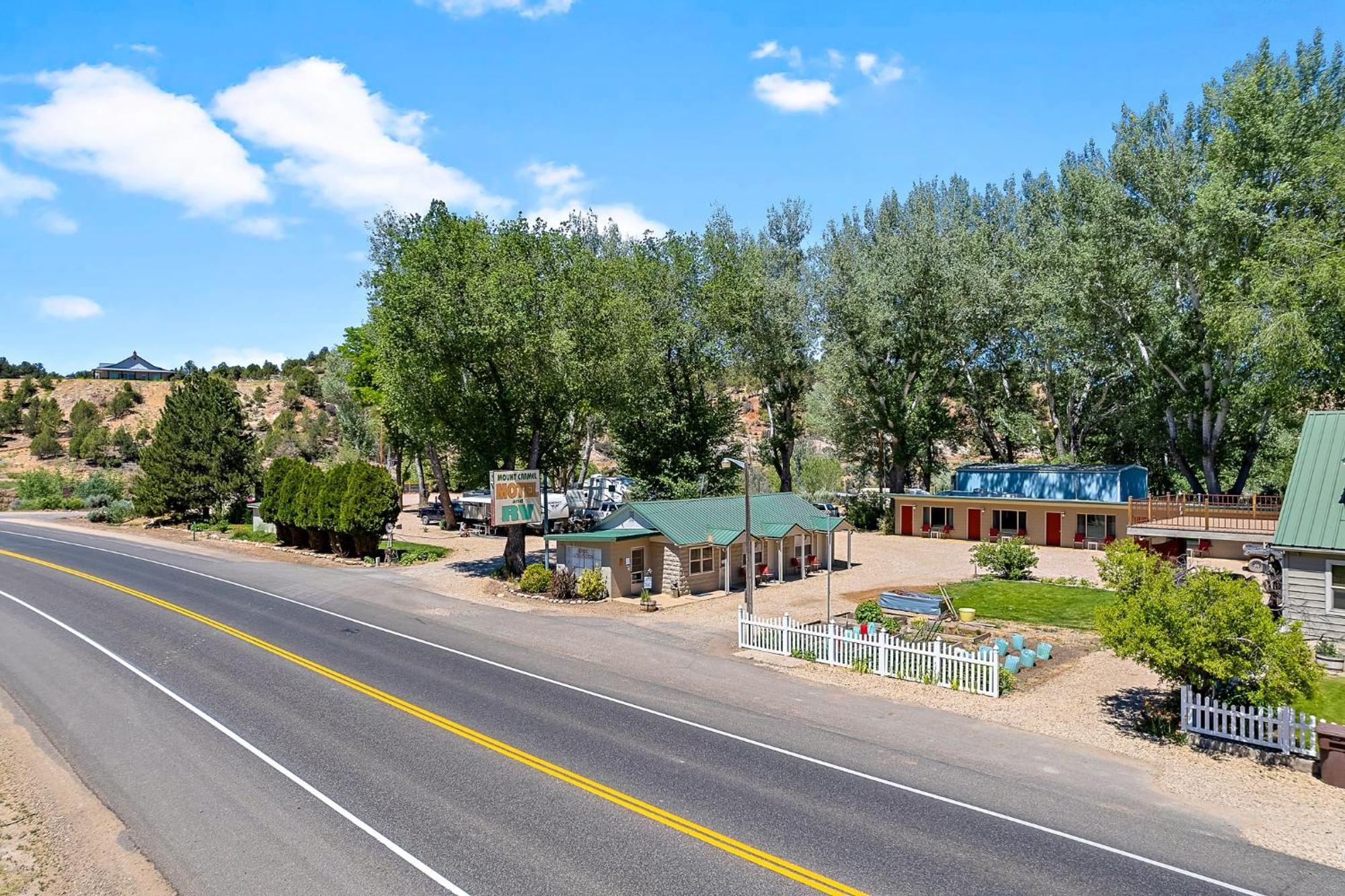 Mount Carmel Motel & RV Near Zion NP Bryce Room المظهر الخارجي الصورة